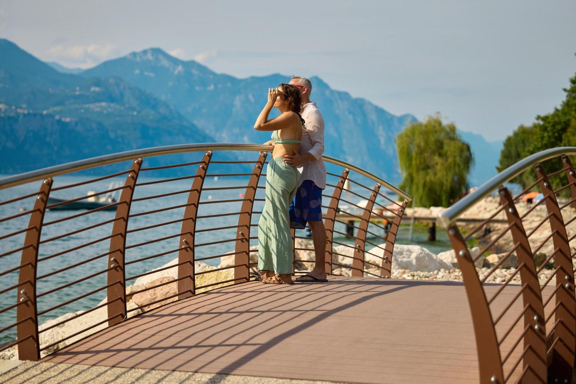 Lake Front Hotel Brenzone Экстерьер фото