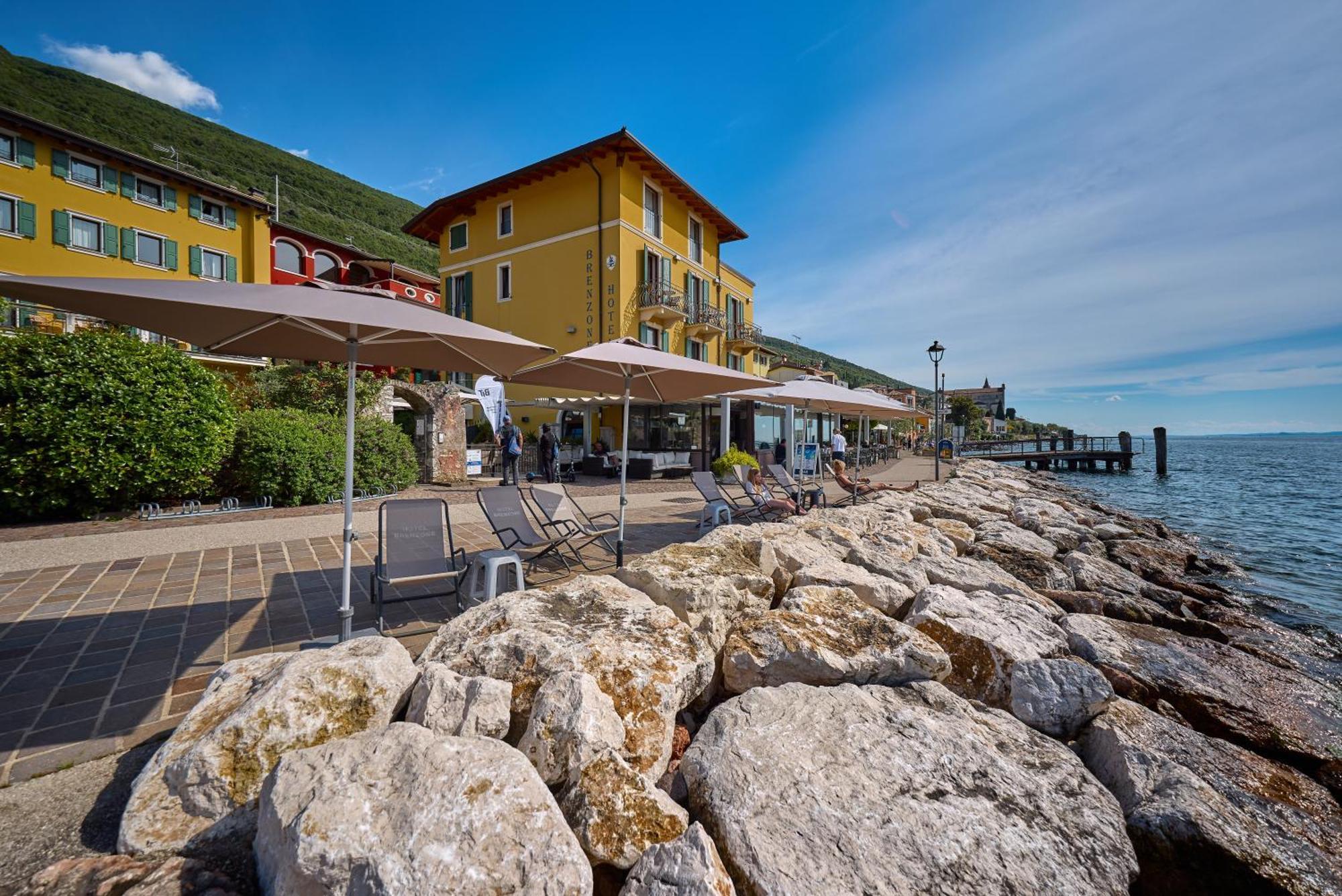 Lake Front Hotel Brenzone Экстерьер фото
