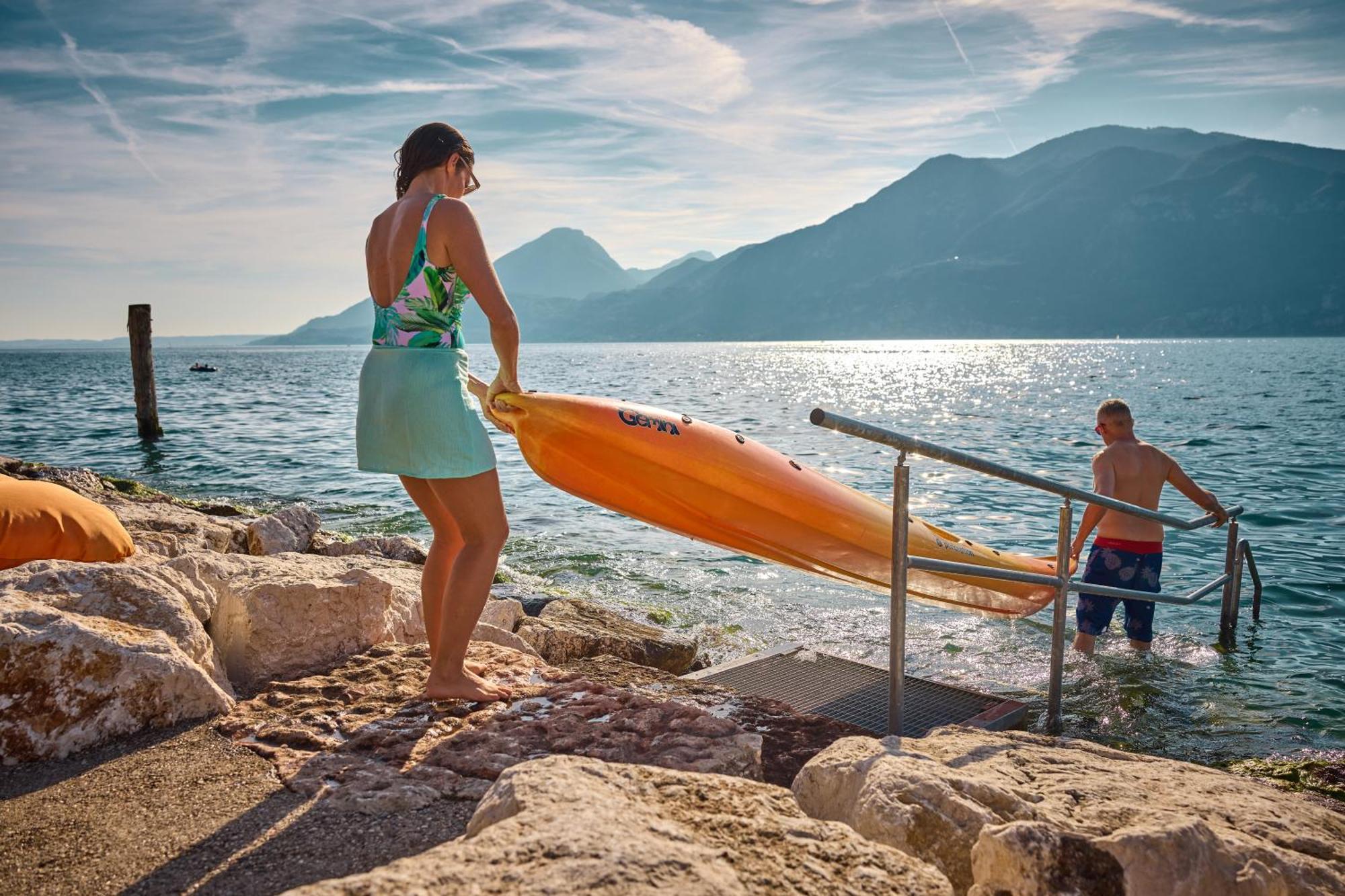 Lake Front Hotel Brenzone Экстерьер фото